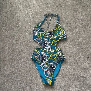 One piece swim suit